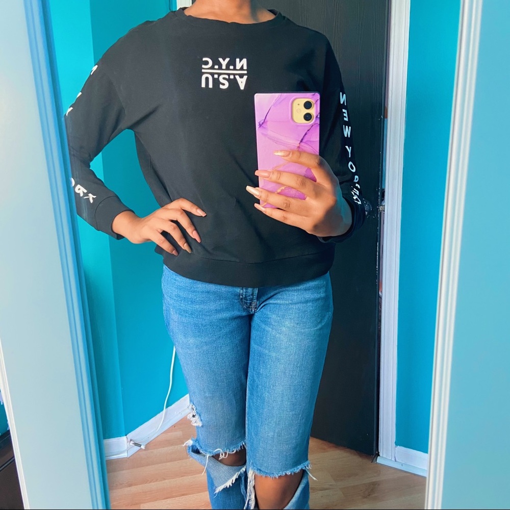 H&M NYC Black Long Sleeve Graphic Tee, size M